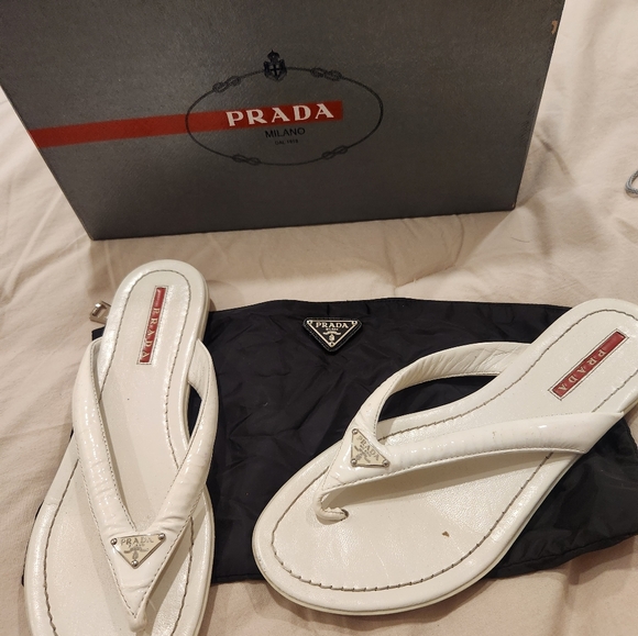Prada white sandal like new - Picture 1 of 1